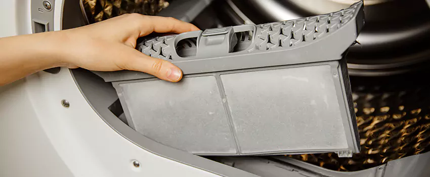 Signs Of A Clogged Dryer Lint Trap in Edwardsville, Illinois